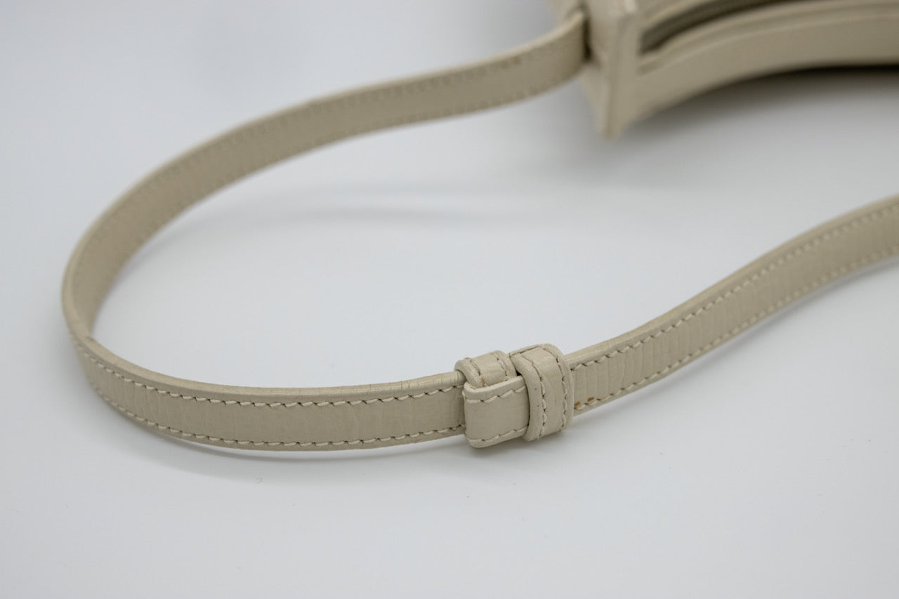 Loewe Vintage Crescent Shoulder Bag Cream Textured Leather Hobo