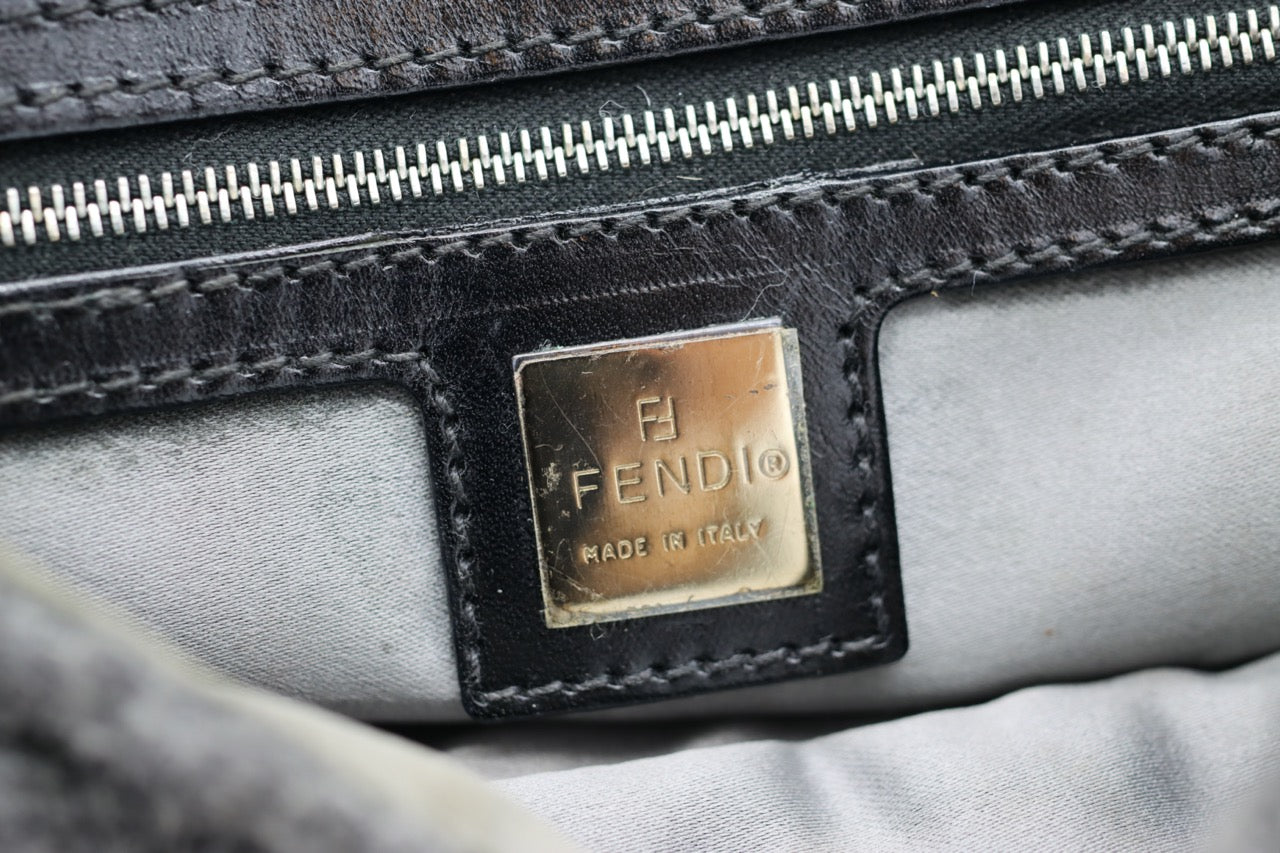 Fendi Gray Knit Crochet Knit Wool Classic Baguette Bag