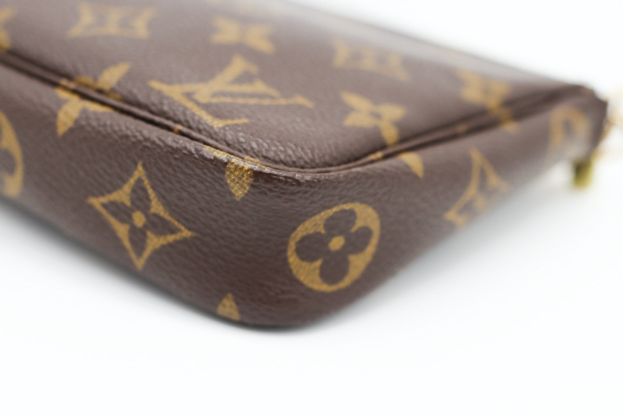 Louis Vuitton Monogram Pochette Accessories